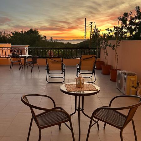 Tres Iguanas Apart Hotel - New, Cozy & Spacious Flats, Short Walk To Beach Лорето Экстерьер фото