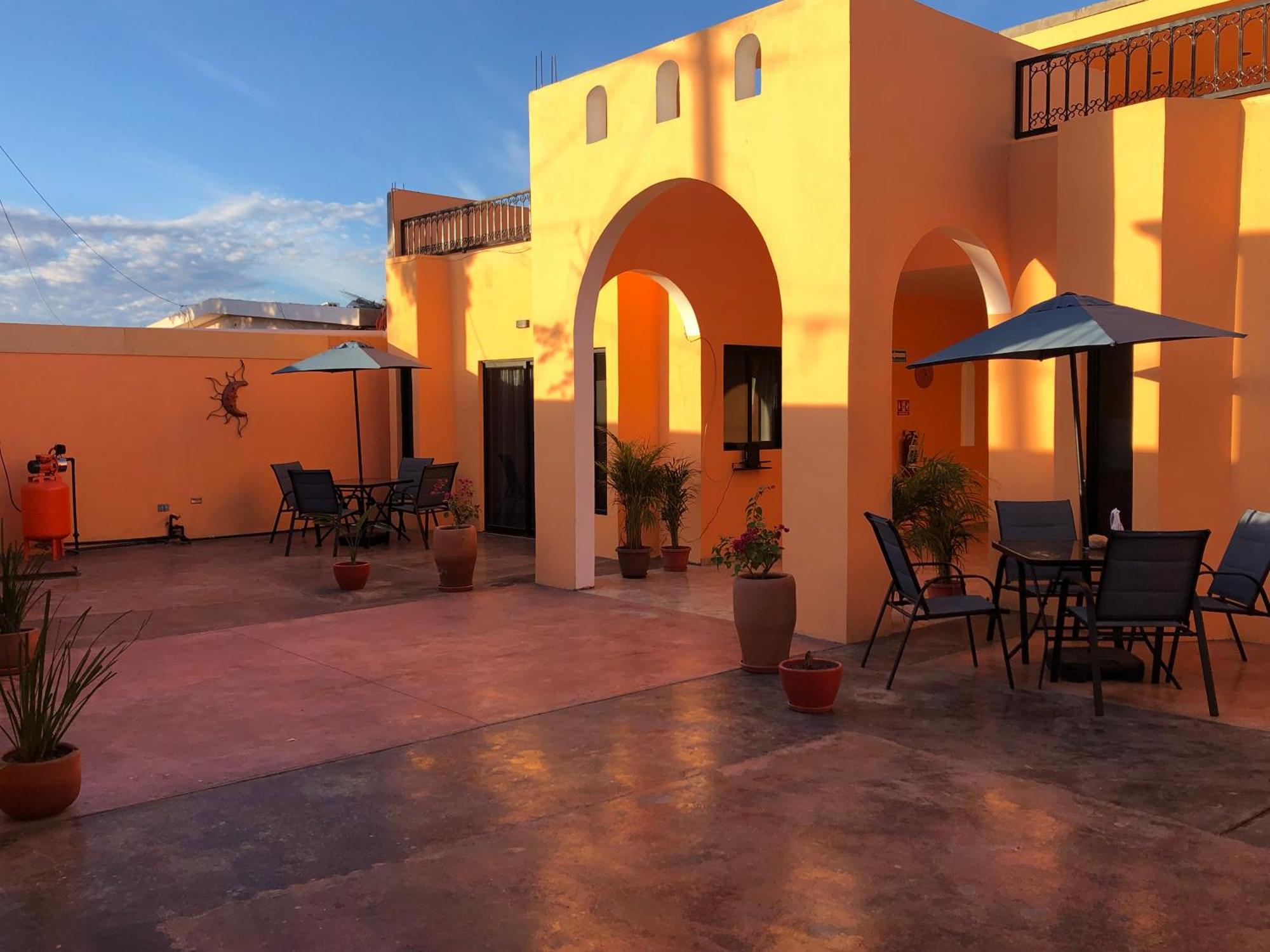 Tres Iguanas Apart Hotel - New, Cozy & Spacious Flats, Short Walk To Beach Лорето Экстерьер фото