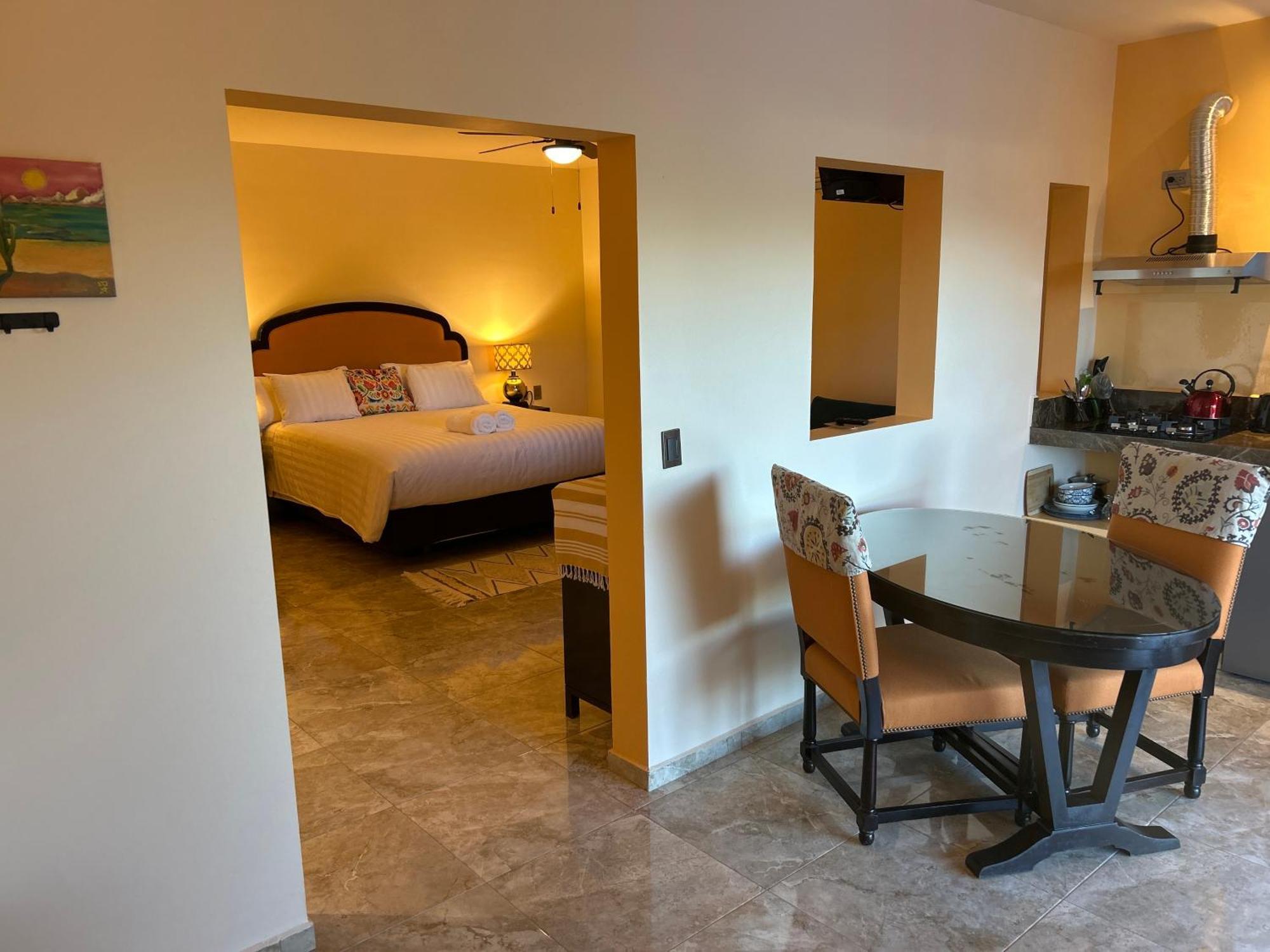 Tres Iguanas Apart Hotel - New, Cozy & Spacious Flats, Short Walk To Beach Лорето Экстерьер фото