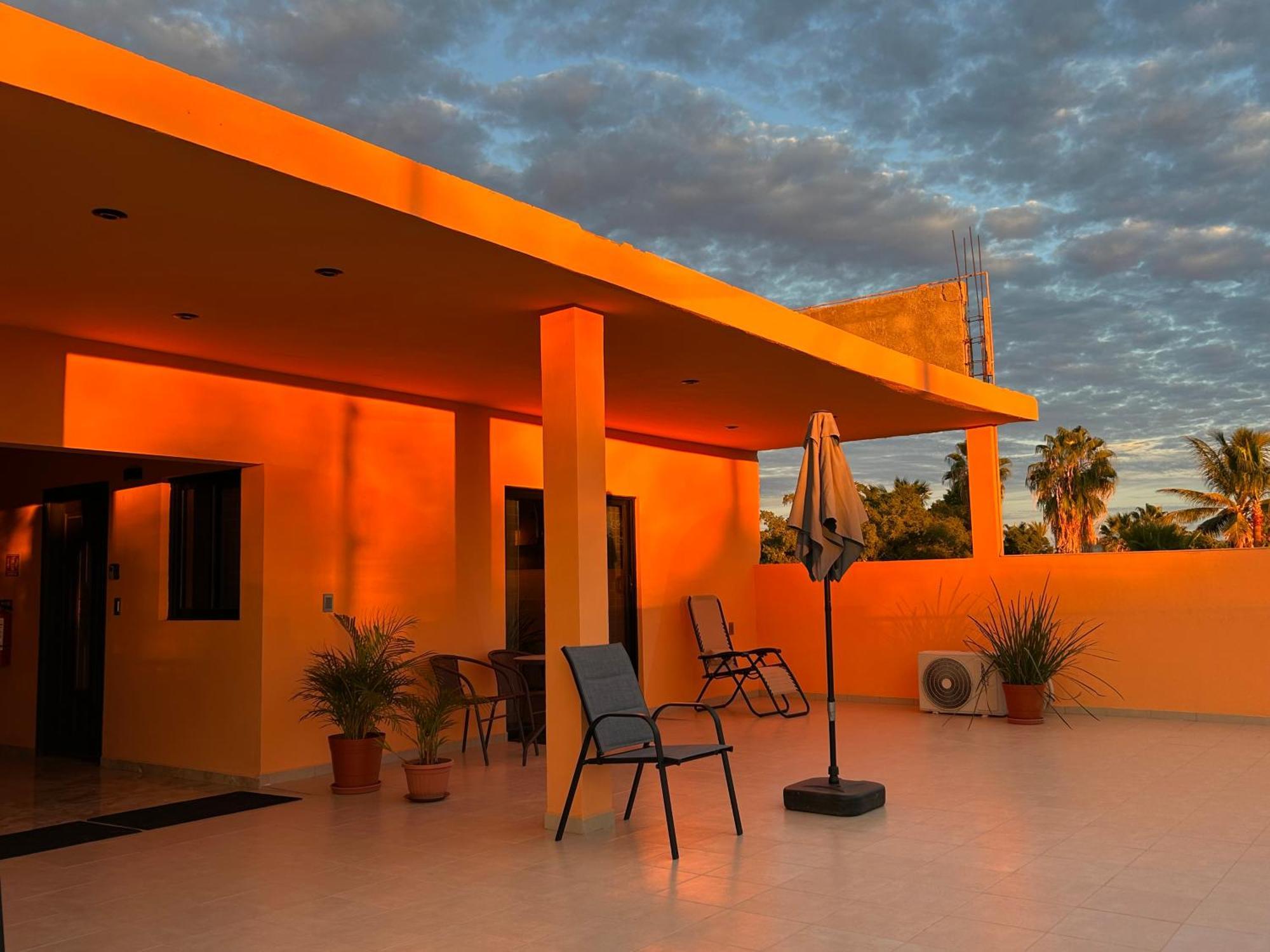 Tres Iguanas Apart Hotel - New, Cozy & Spacious Flats, Short Walk To Beach Лорето Экстерьер фото